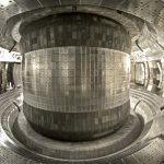 Čínske „umelé slnko“ láme vlastný rekord Čínsky experimentálny pokročilý supravodivý tokamak (EAST)