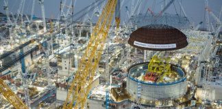 Britská vláda skúma plány na zníženie regulačnej záťaže pre novú jadrovú flotilu Hinkley Point C