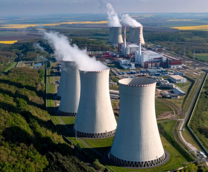 Chladiace veže Mochovce